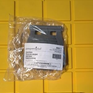 Pampered Chef Gray Salad Servers